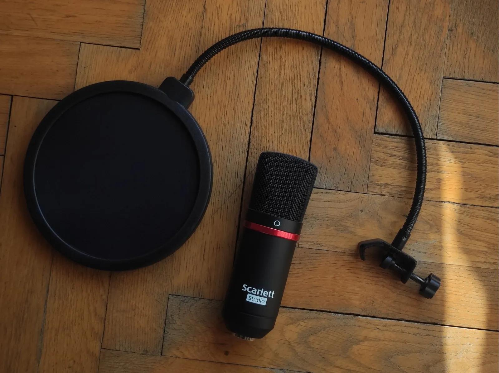 Конденсаторный микрофон Focusrite Scarlett CM25