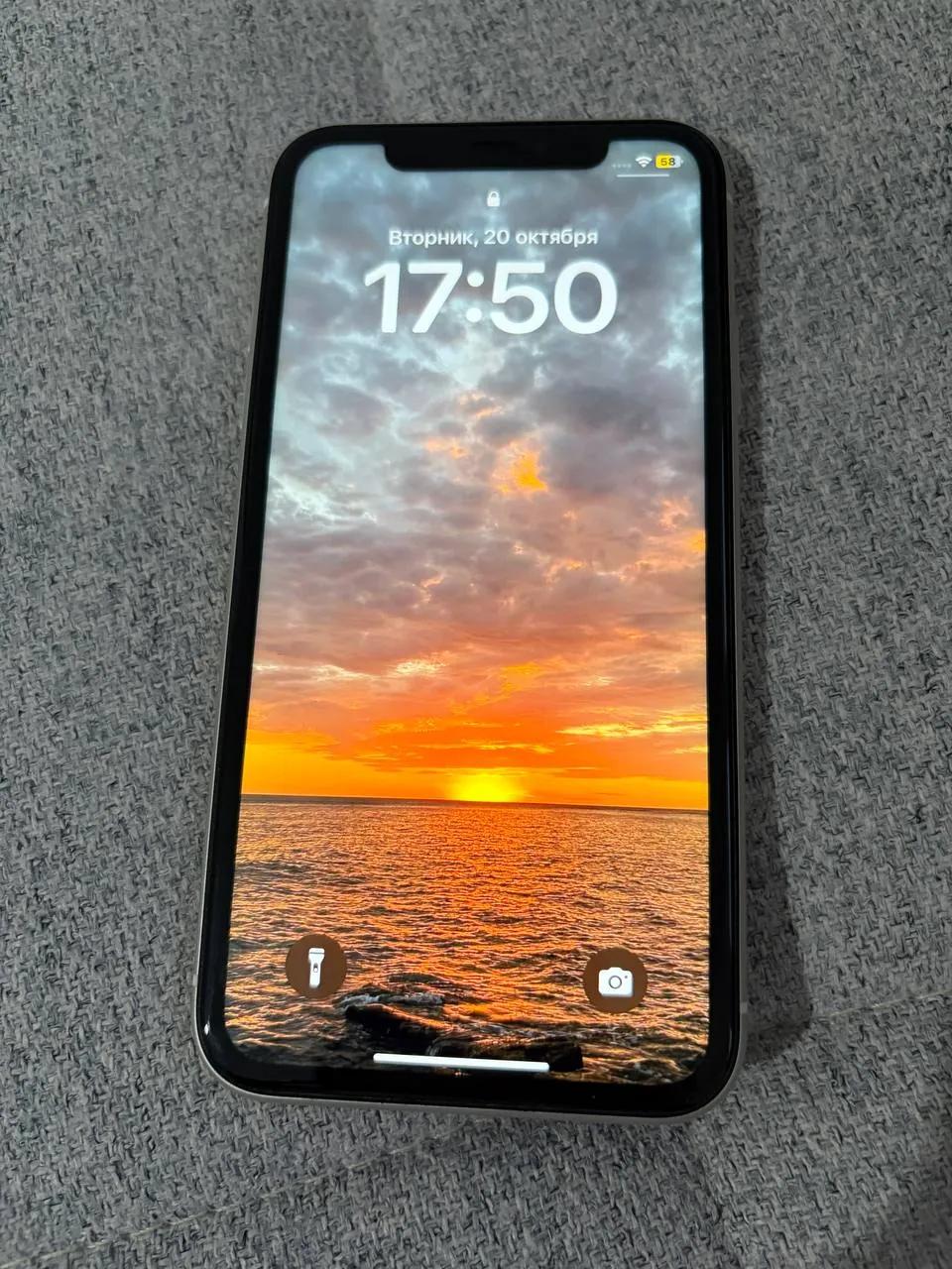 IPhone 11 128 ГБ белый с новым аккумулятором