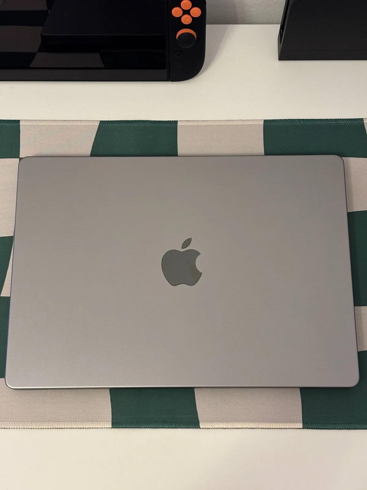 MacBook Pro 14 M1 Pro 16 ГБ 512 ГБ Нови-Сад