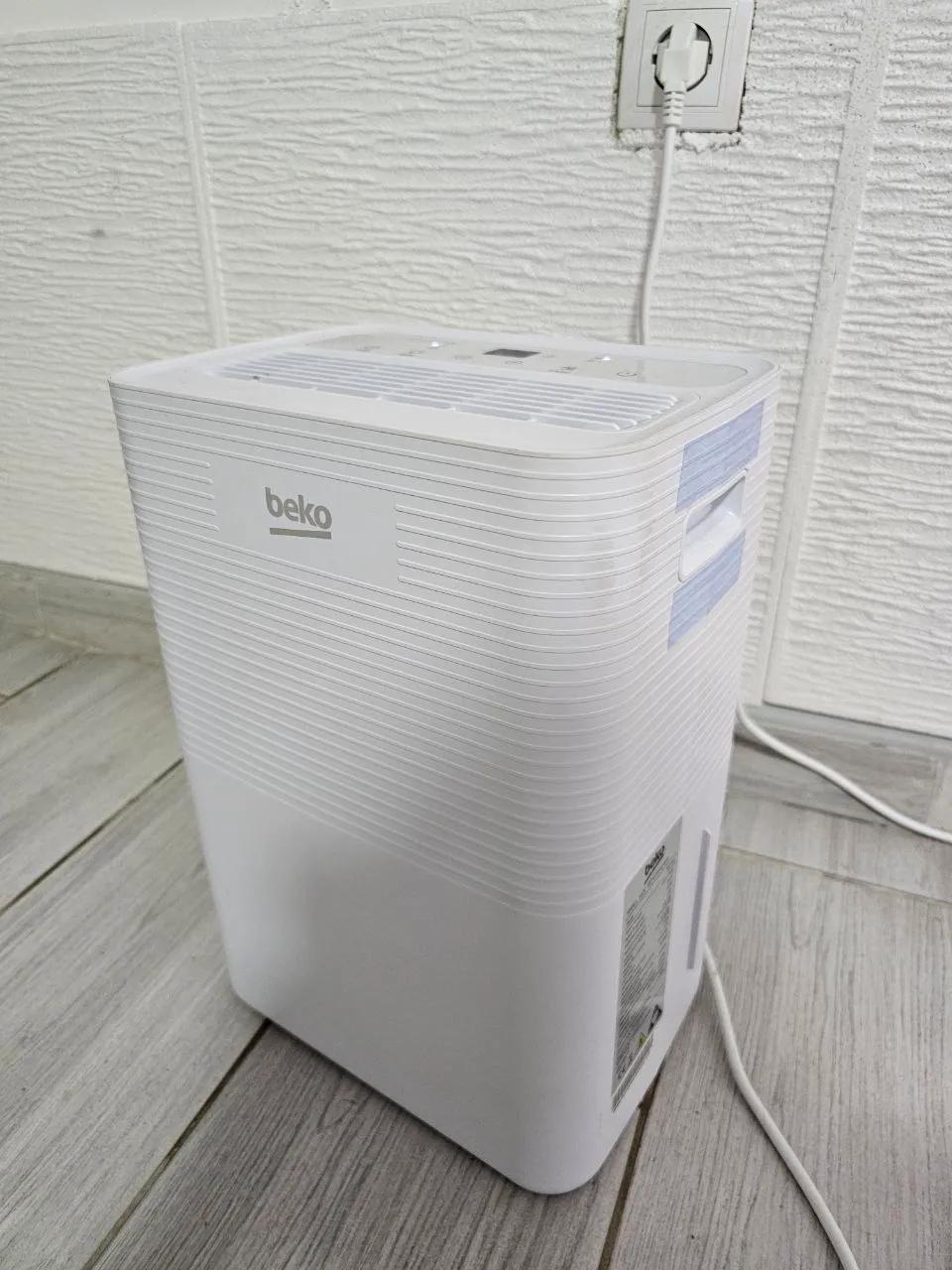 Осушитель воздуха Beko BDP010 практически новый
