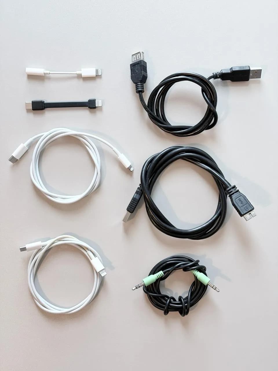 Набор кабелей Lightning USB-C Jack HDMI