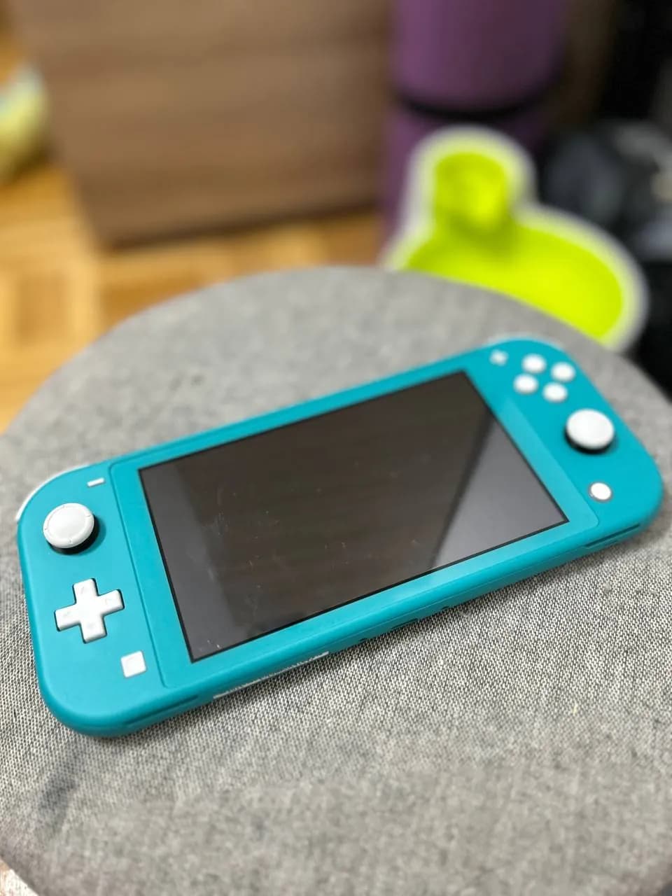 Nintendo Switch с игрой Hogwarts и картой памяти