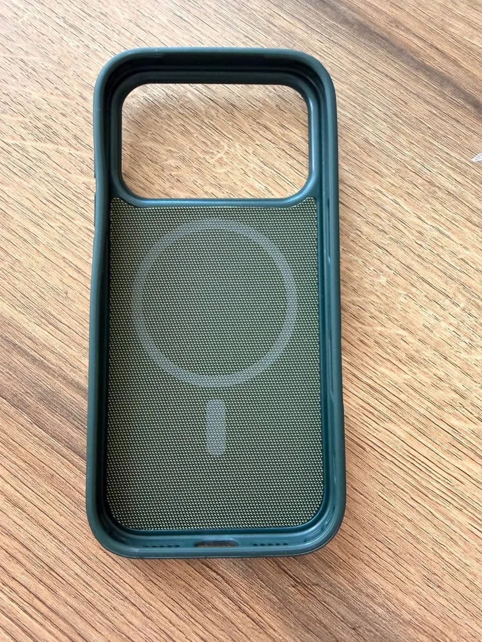 Чехол и защитные стёкла для iPhone 17 Pro