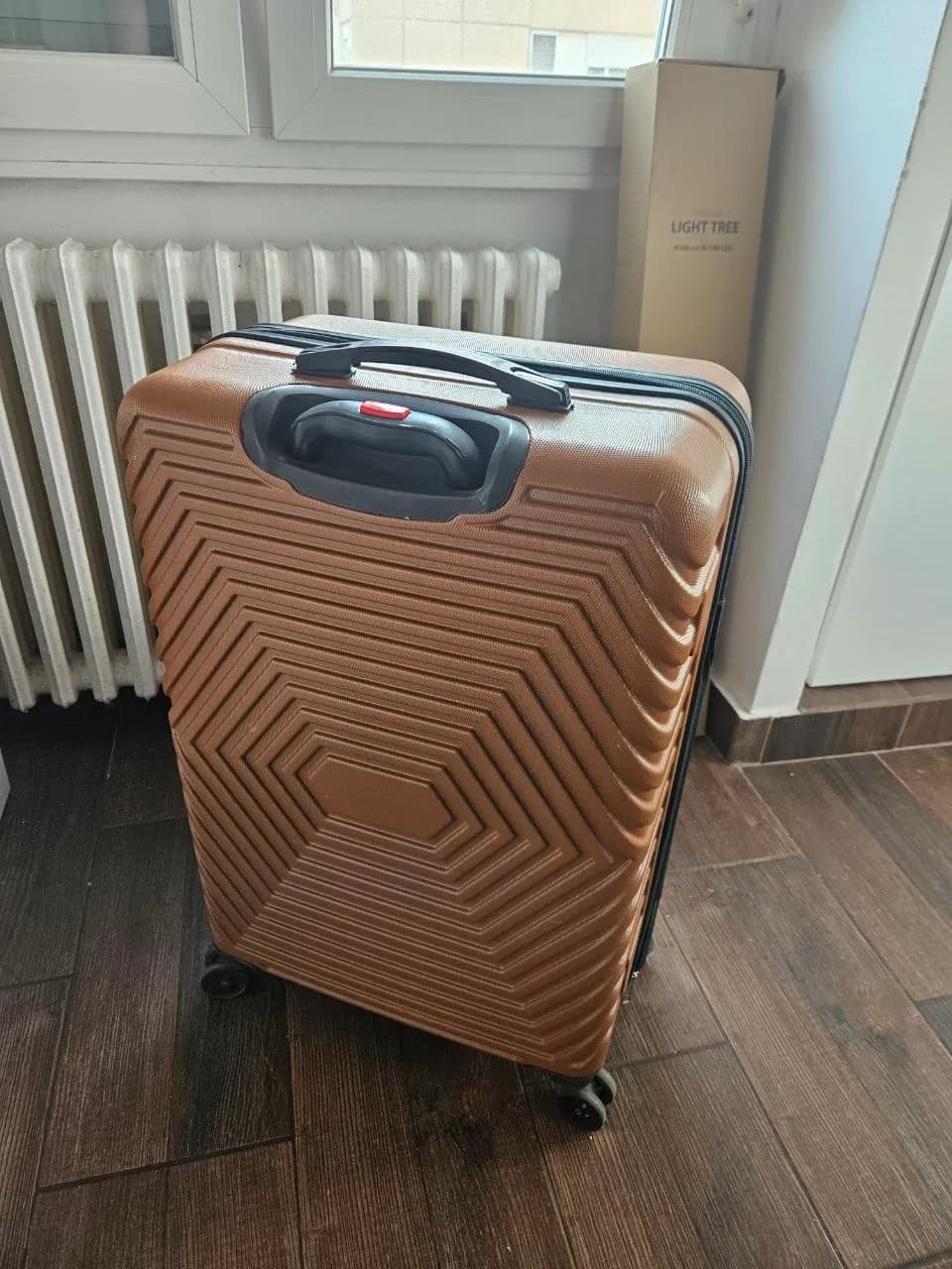 Чемодан 70x50x30 лёгкий