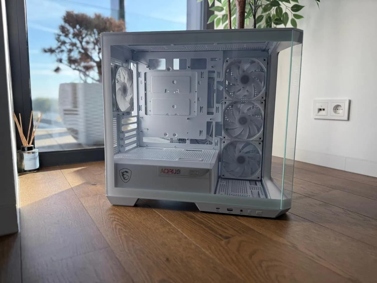 Корпус MSI MAG PANO M100R