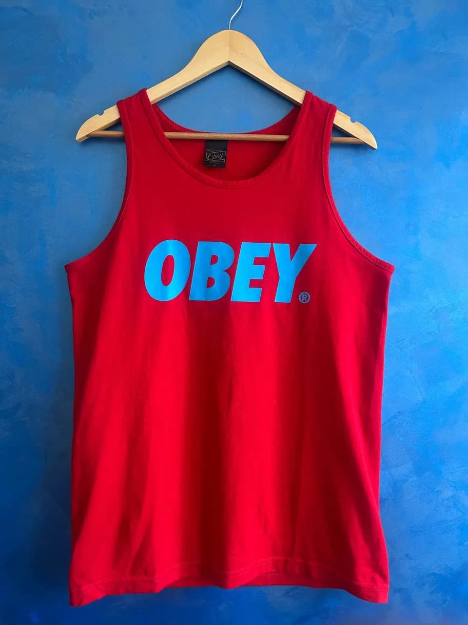 Майка OBEY и джинсы Carhartt