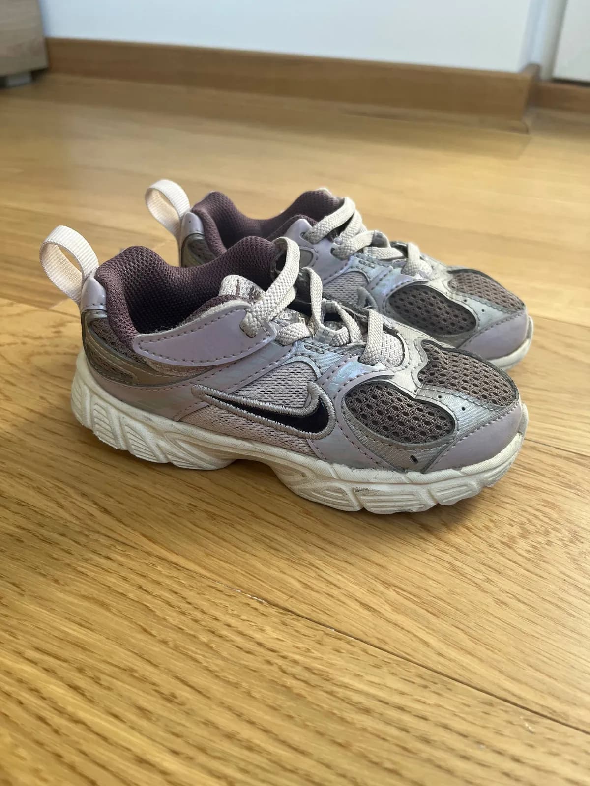 Детские кроссовки Nike размер 25