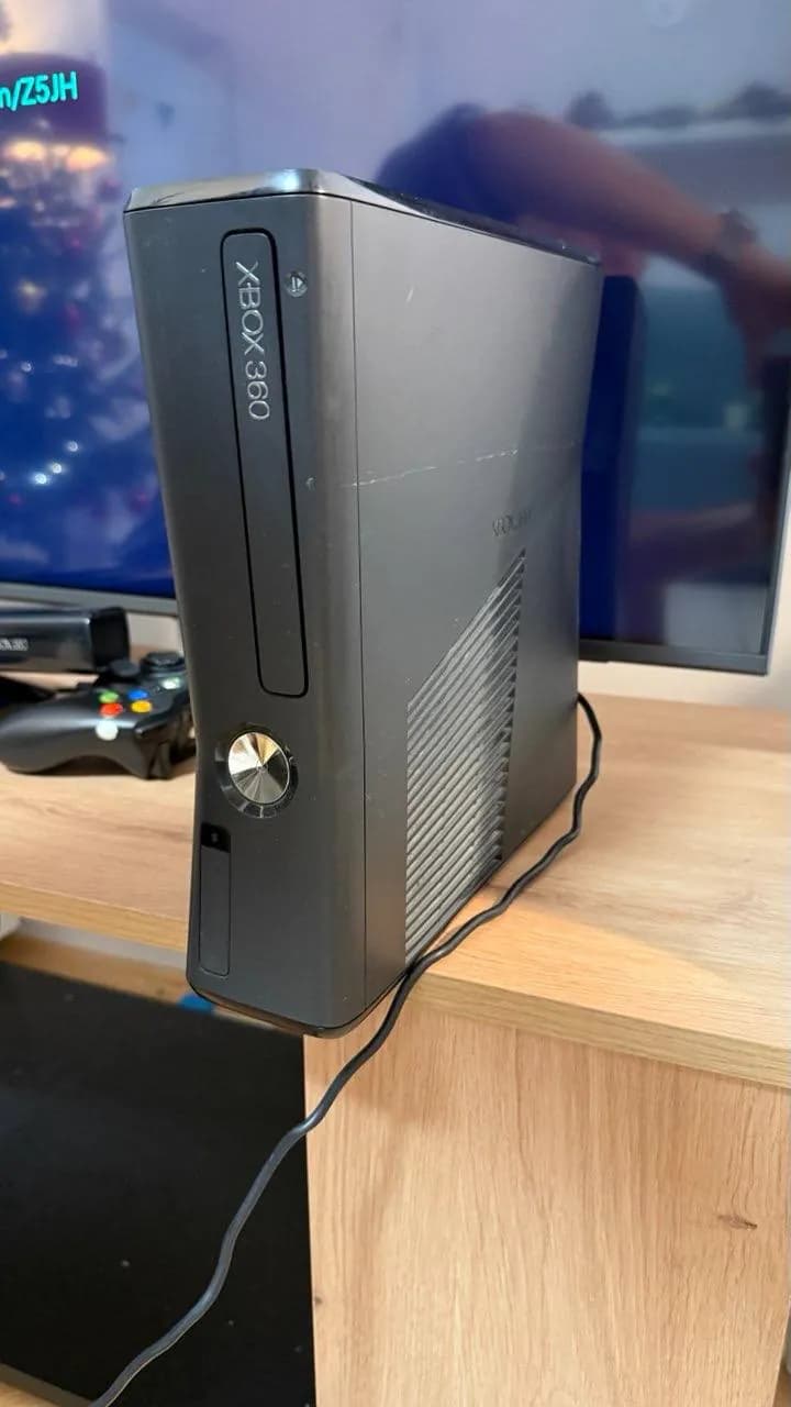 Игровая консоль Xbox 360 Slim с Kinect