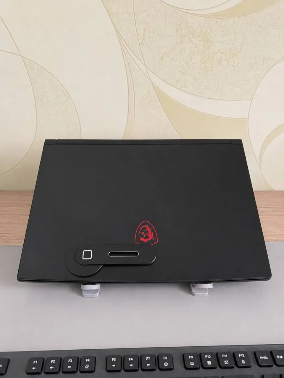 Ноутбук MSI GF63 Thin и монитор Dell
