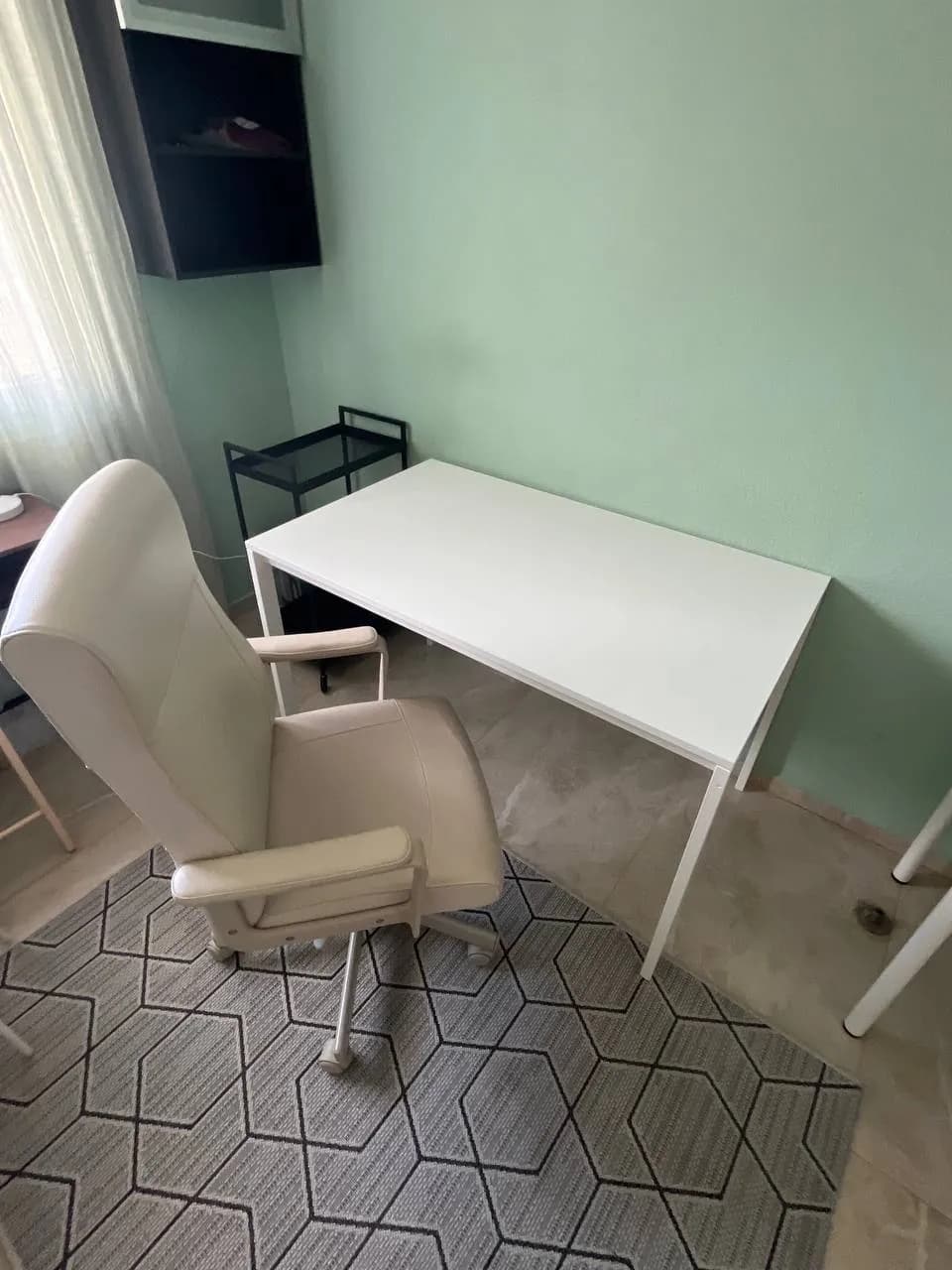 Мебель IKEA стол кресла стулья и лампа