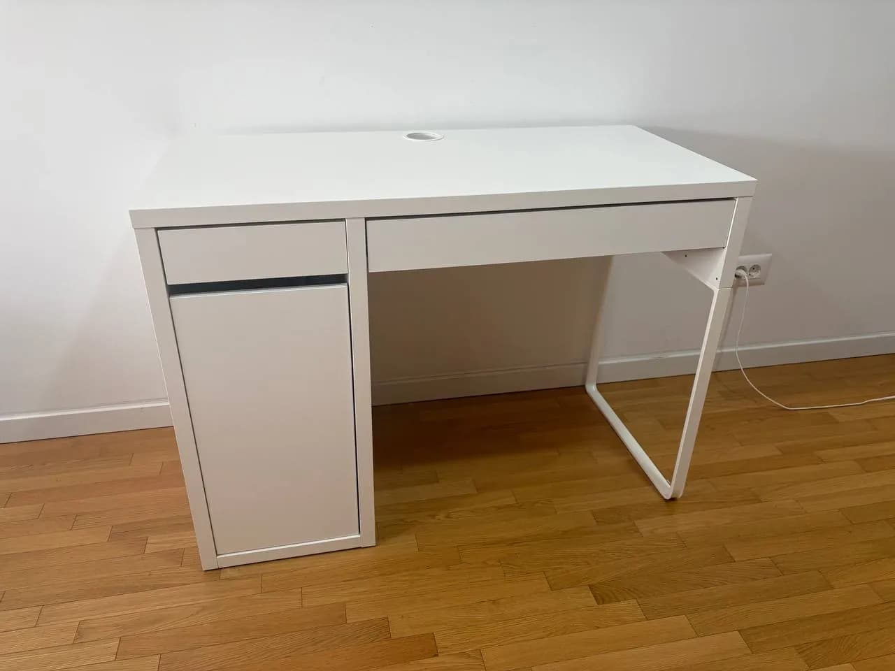 Стол IKEA Micke
