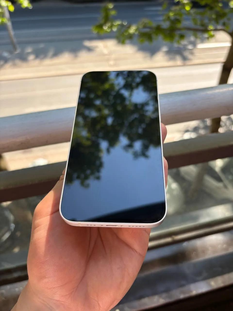 iPhone 13 128 ГБ White