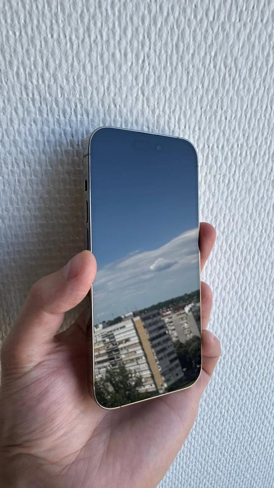 iPhone 14 Pro 256GB золотой