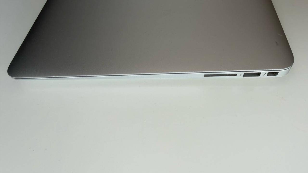 MacBook Air 13" 2017 (A1466) SSD 256Гб, RAM 8Гб. 9