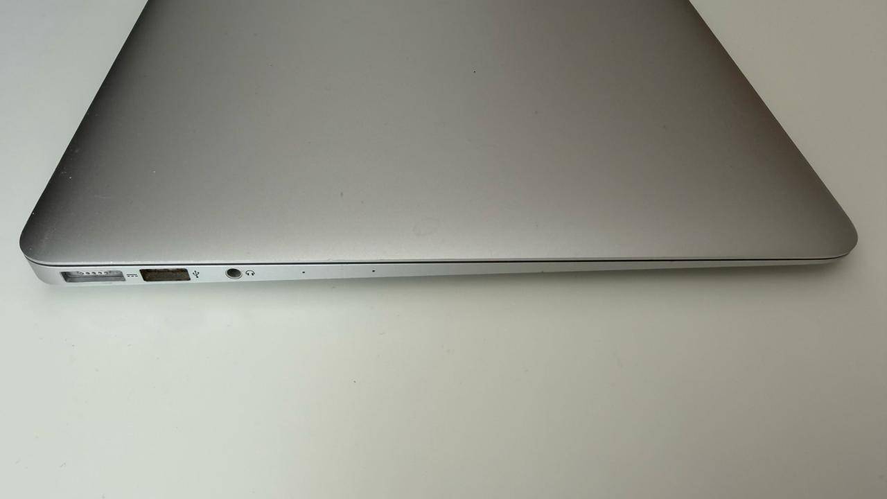 MacBook Air 13" 2017 (A1466) SSD 256Гб, RAM 8Гб. 8