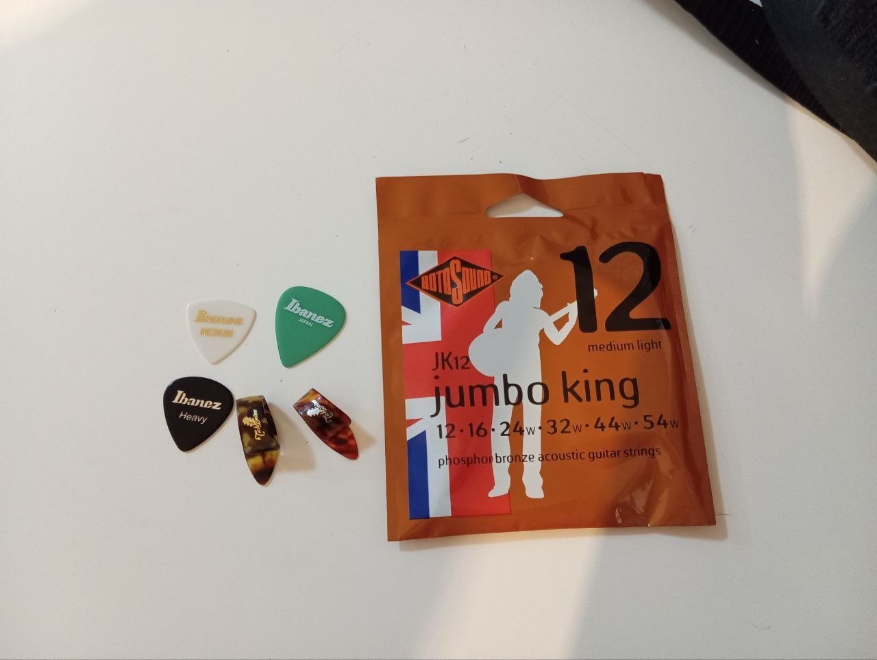 Гитара с чехлом и всем необходимым 4