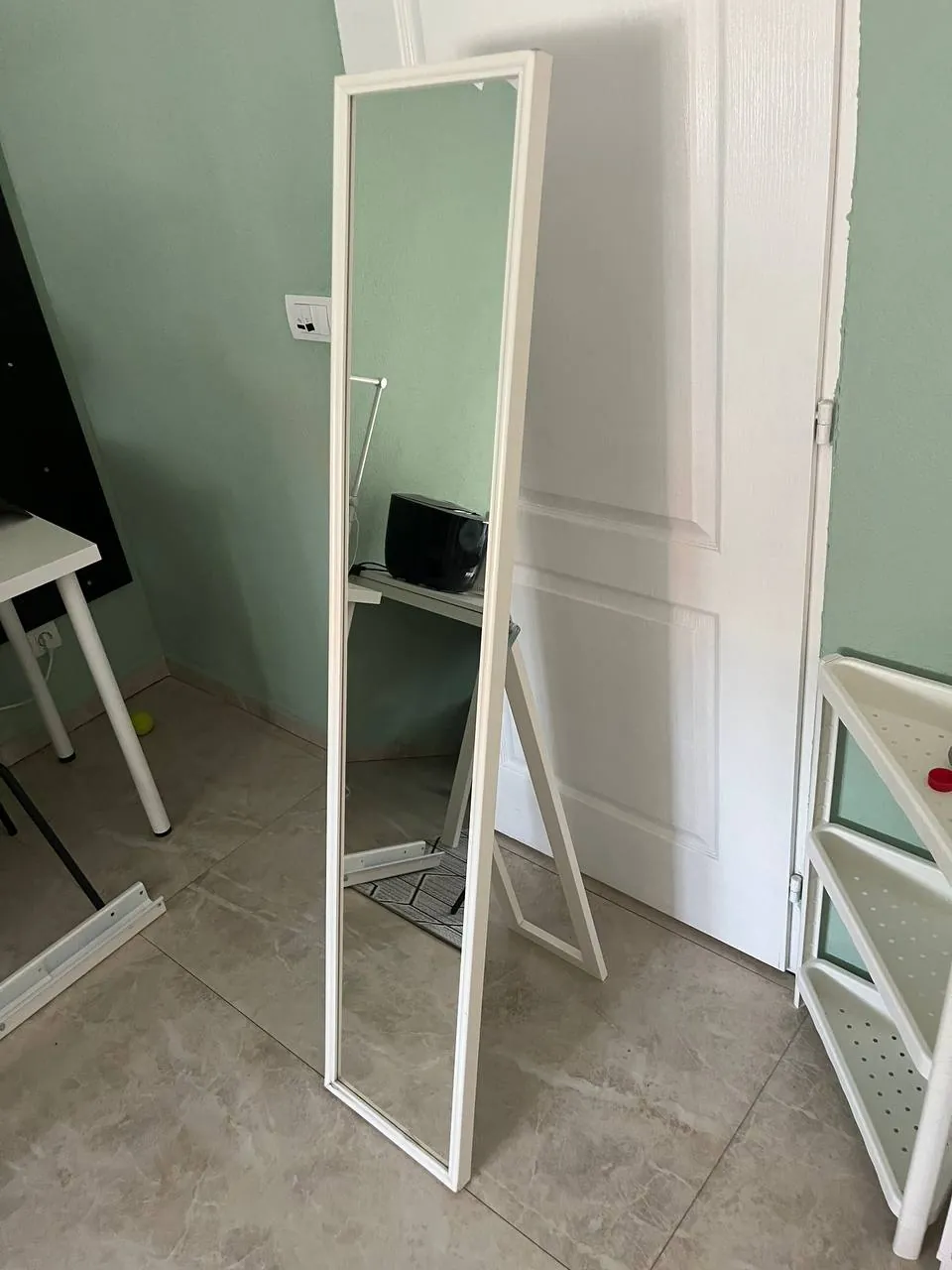 Микроволновка Gorenje лампа зеркало стулья IKEA 3
