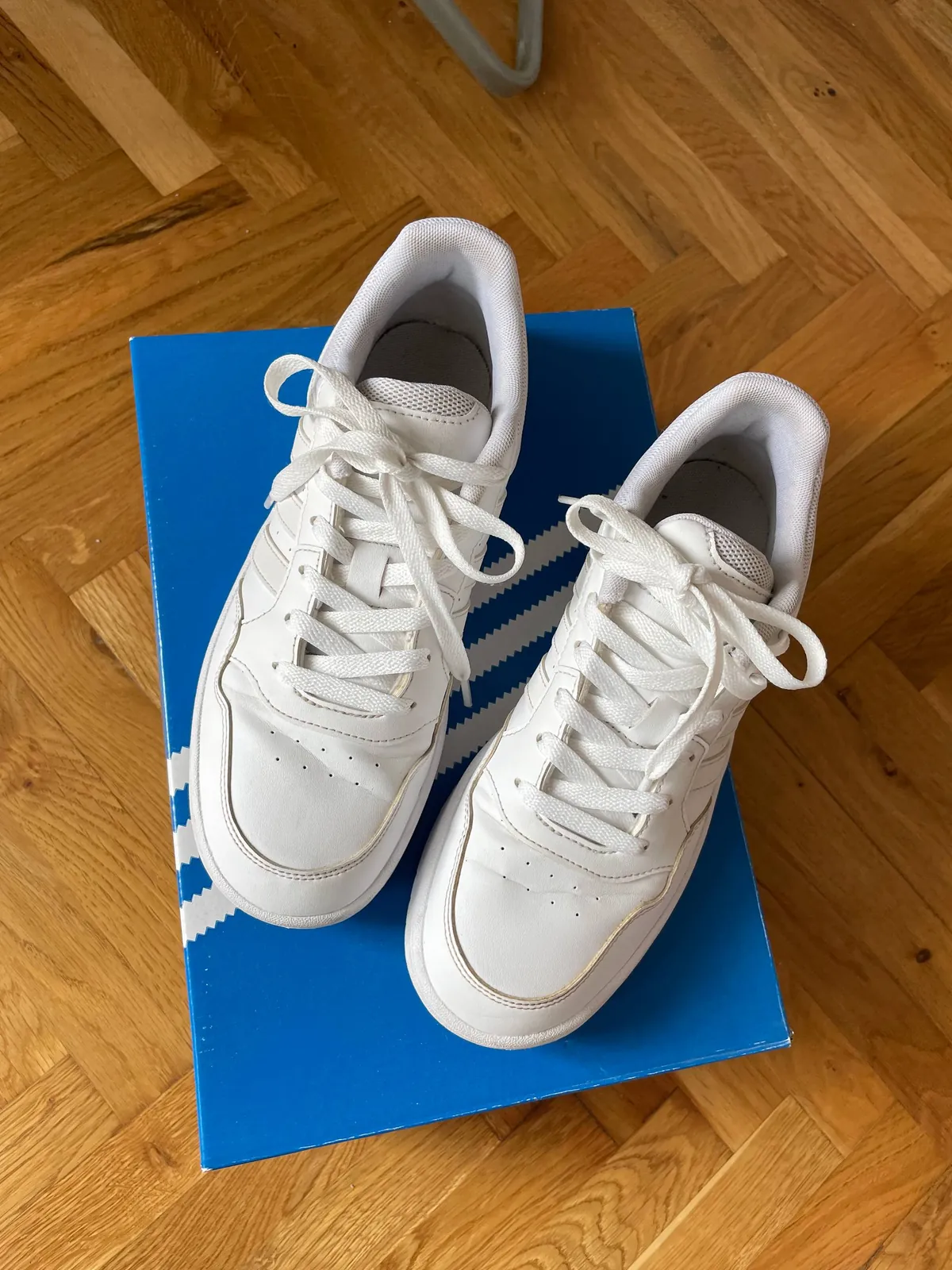 Кроссовки Adidas Ozmillen W размер EU 40 2