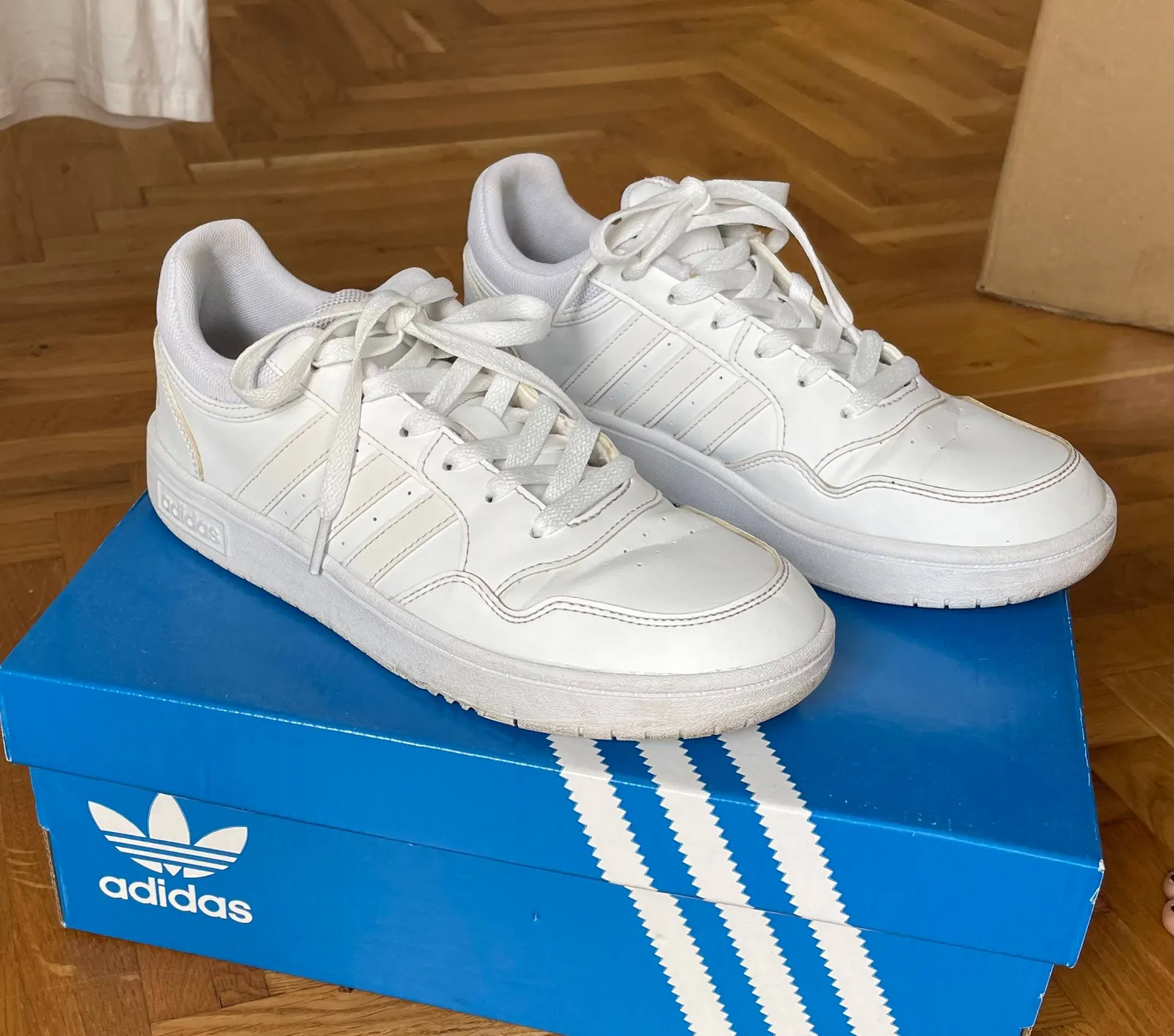 Кроссовки Adidas Ozmillen W размер EU 40 1