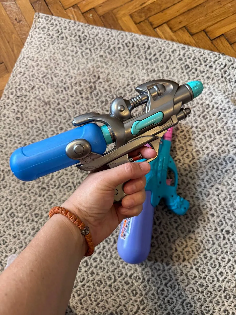 Детские водяные пистолеты 2 штуки рабочее состояние 2