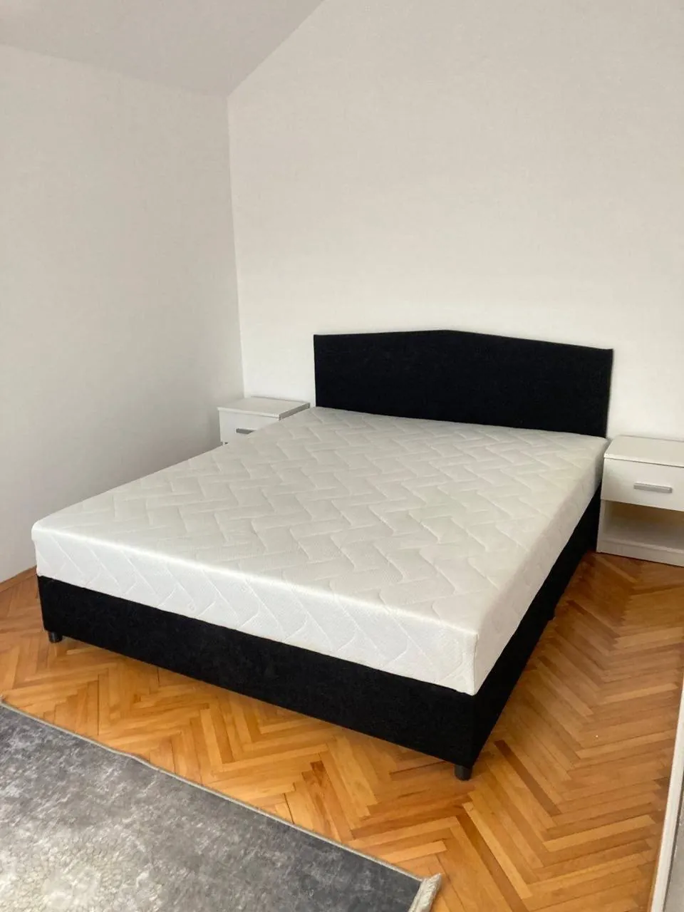 Квартира 2-комнатная 90 м2 Врачар 850 EUR 2