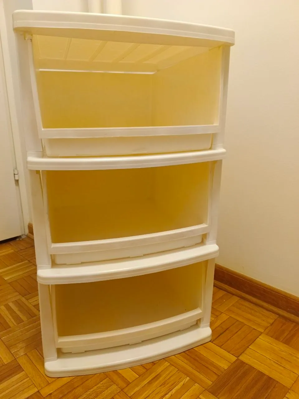Пластиковый шкаф 3 ящика 70x40x50 1