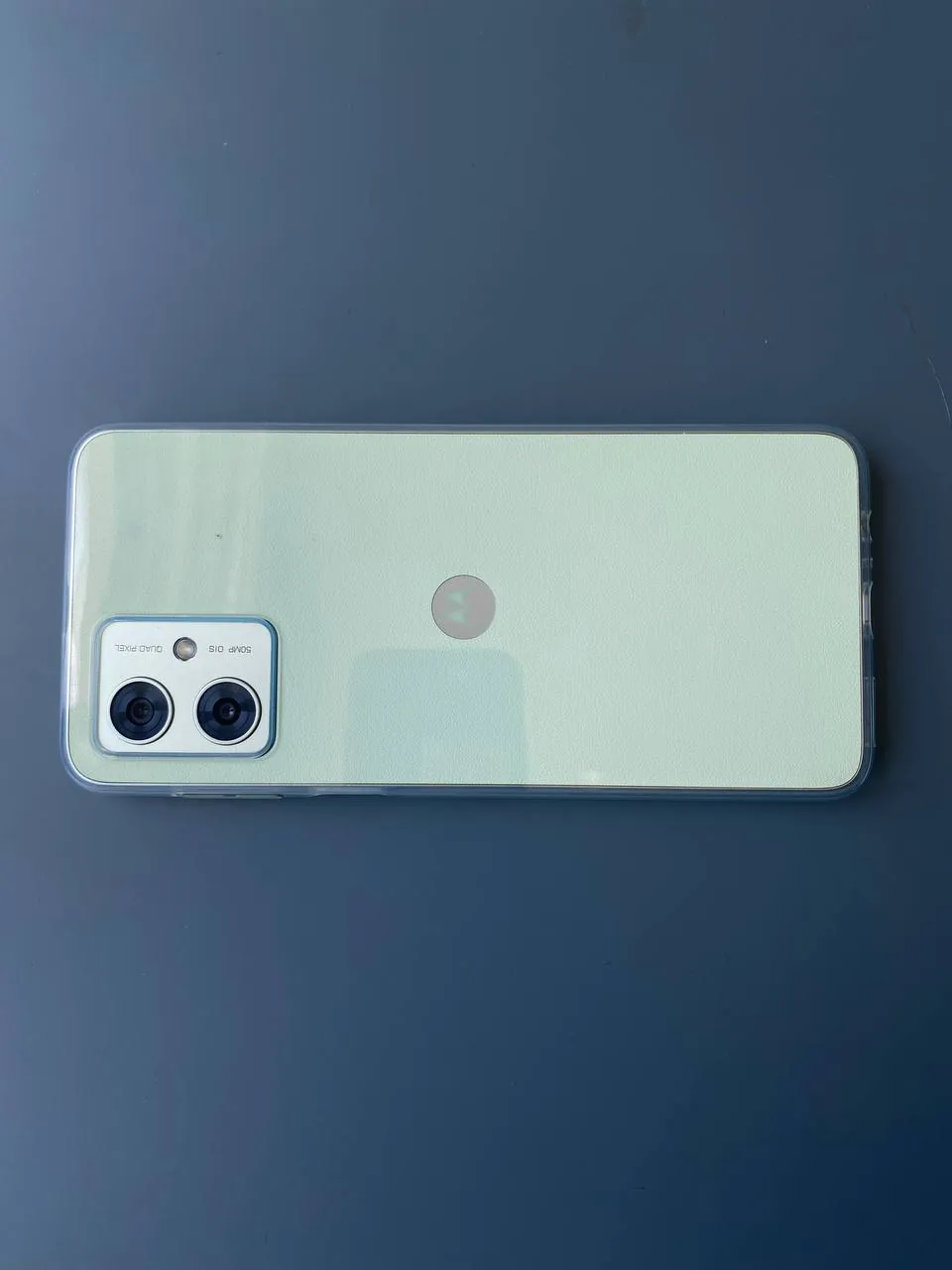 Два смартфона Tecno Spark и Motorola G54 4