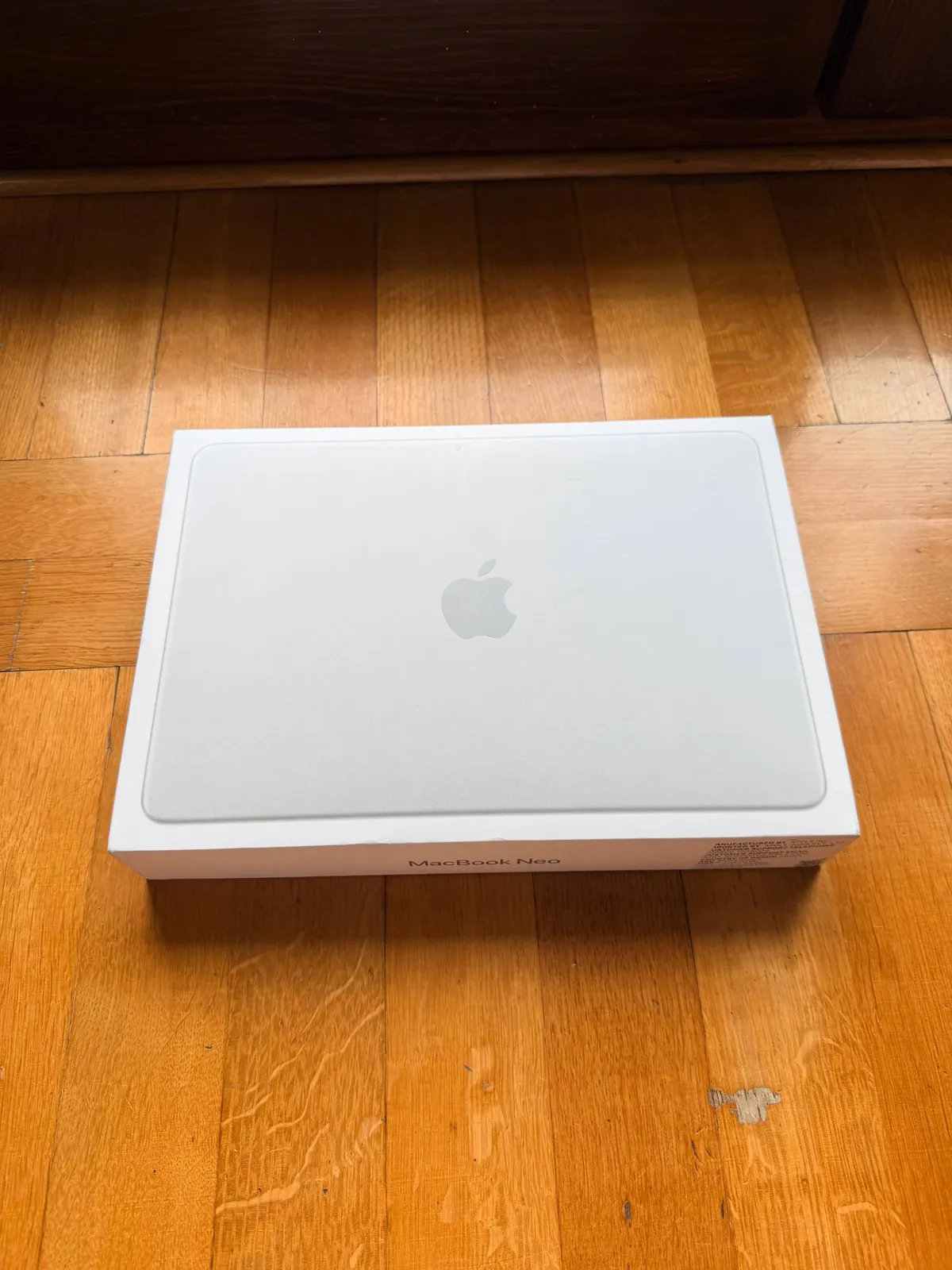 MacBook Neo 13 Silver новый нераспакованный 2