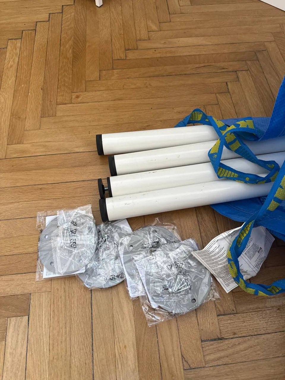 Стол IKEA Савски Венац Белград 2