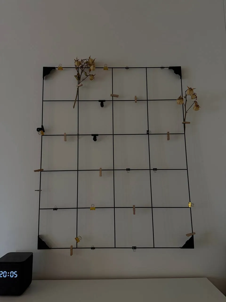 Зеркало IKEA, сетка для фото и лампы — лот 2