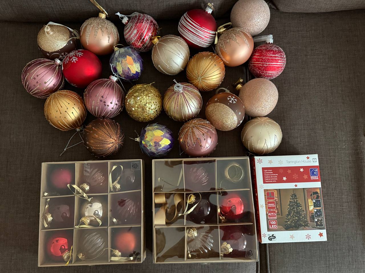 Новогодняя елка и комплект украшений 3