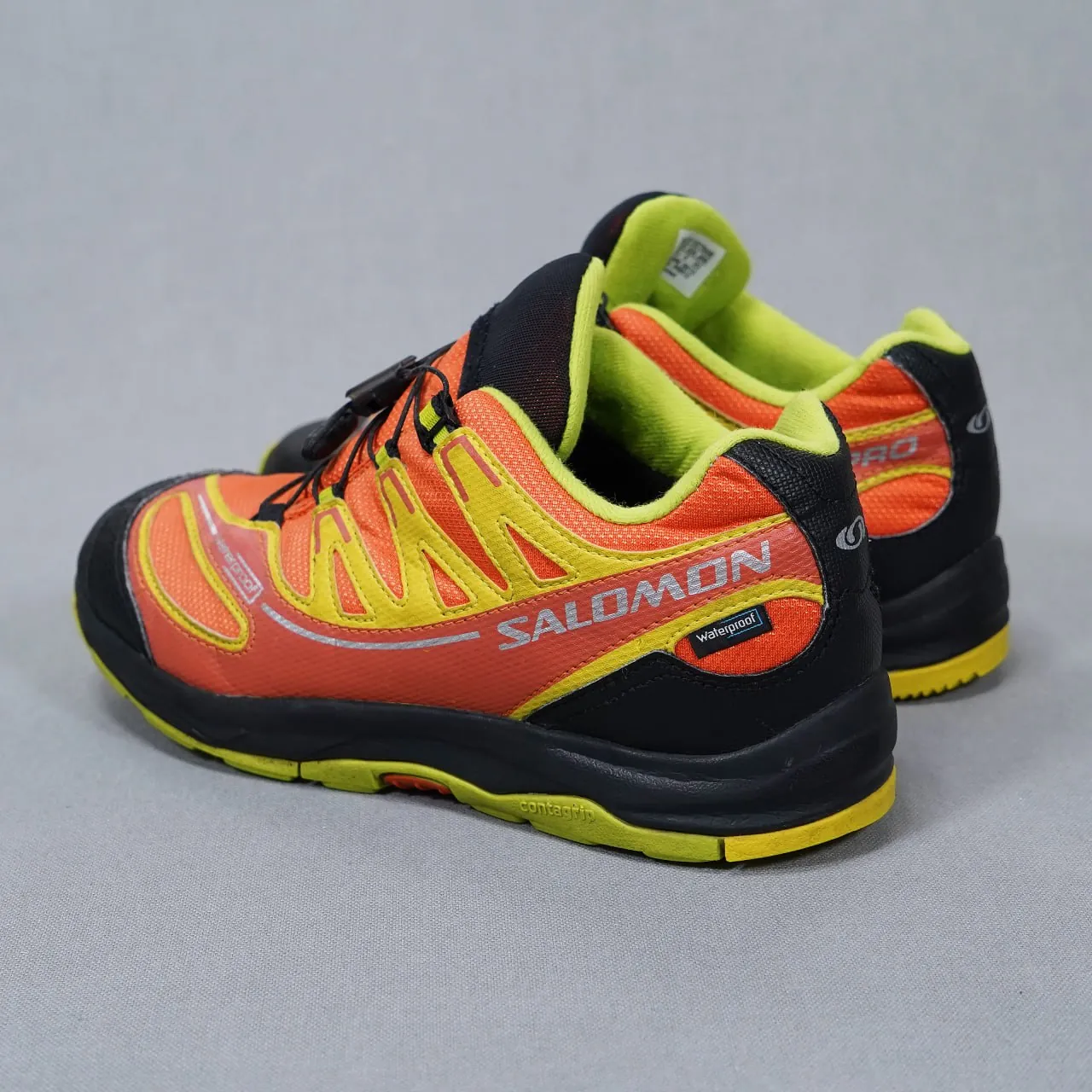 Salomon треккинговые кроссовки и ветровка 2