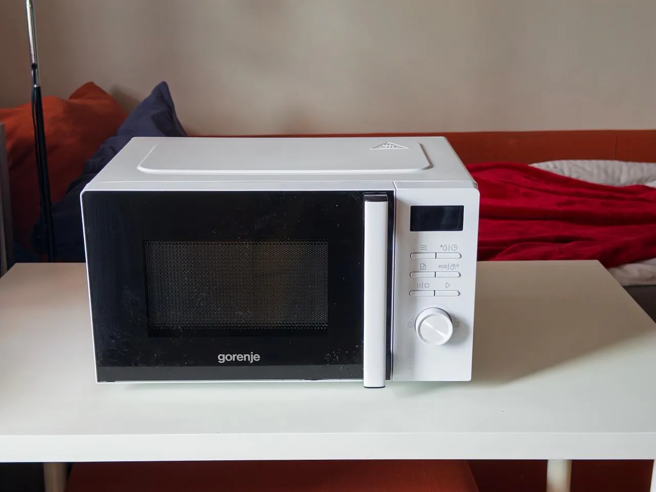 Микроволновая печь GORENJE MO20A3WH 1