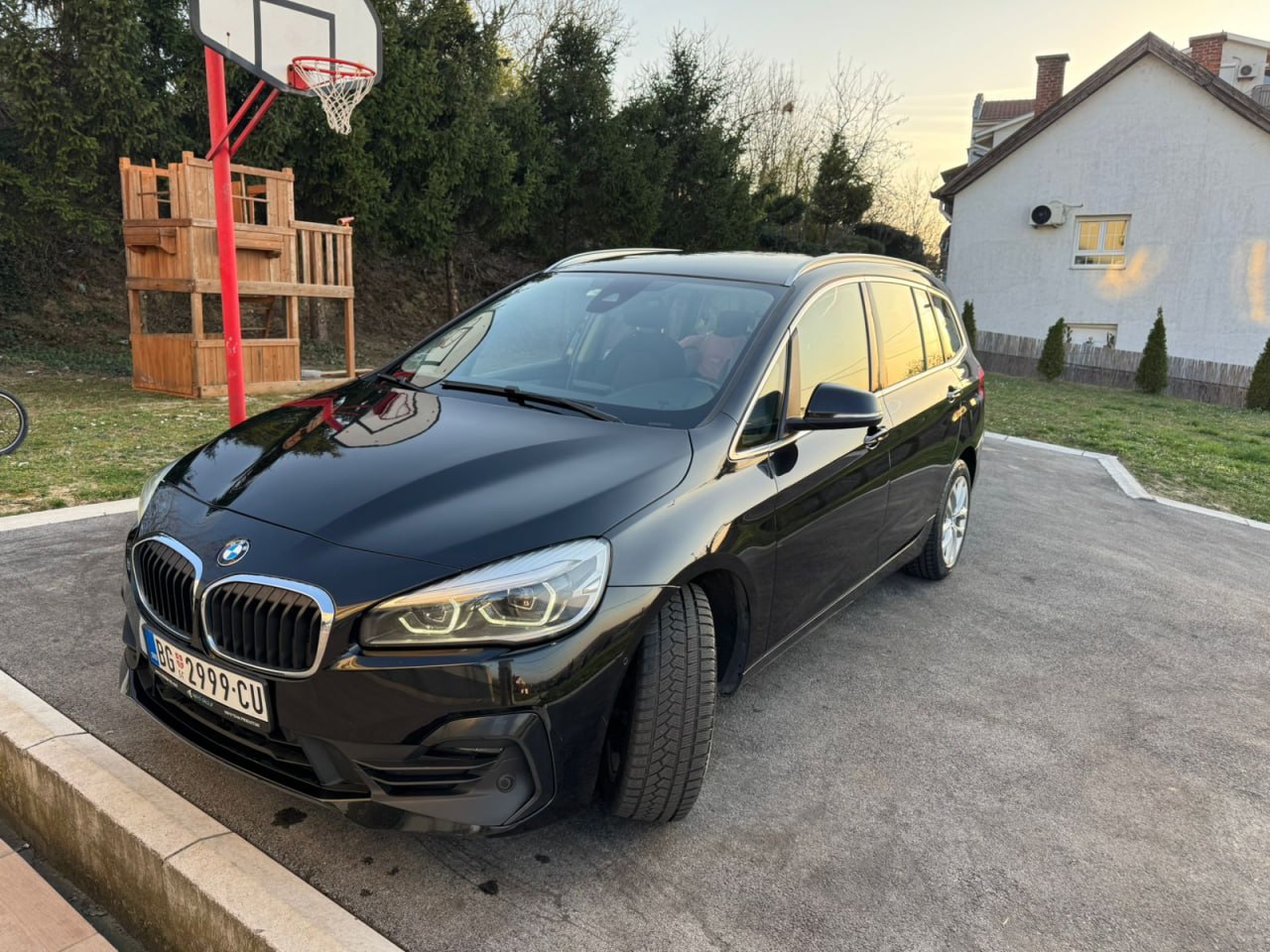 Автомобиль BMW 218d Gran Tourer 7