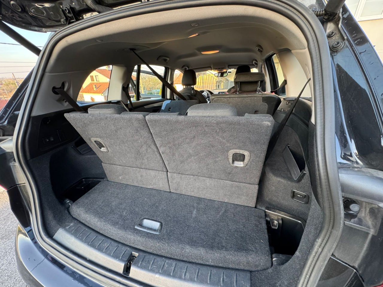 Автомобиль BMW 218d Gran Tourer 5