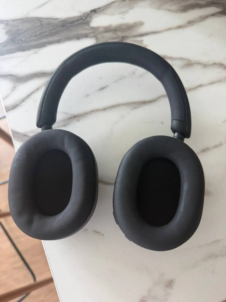 Наушники Sony xm5, нулевые, пользовался на один перелет, без чехла и кабеля. Забирать в waterfront 1