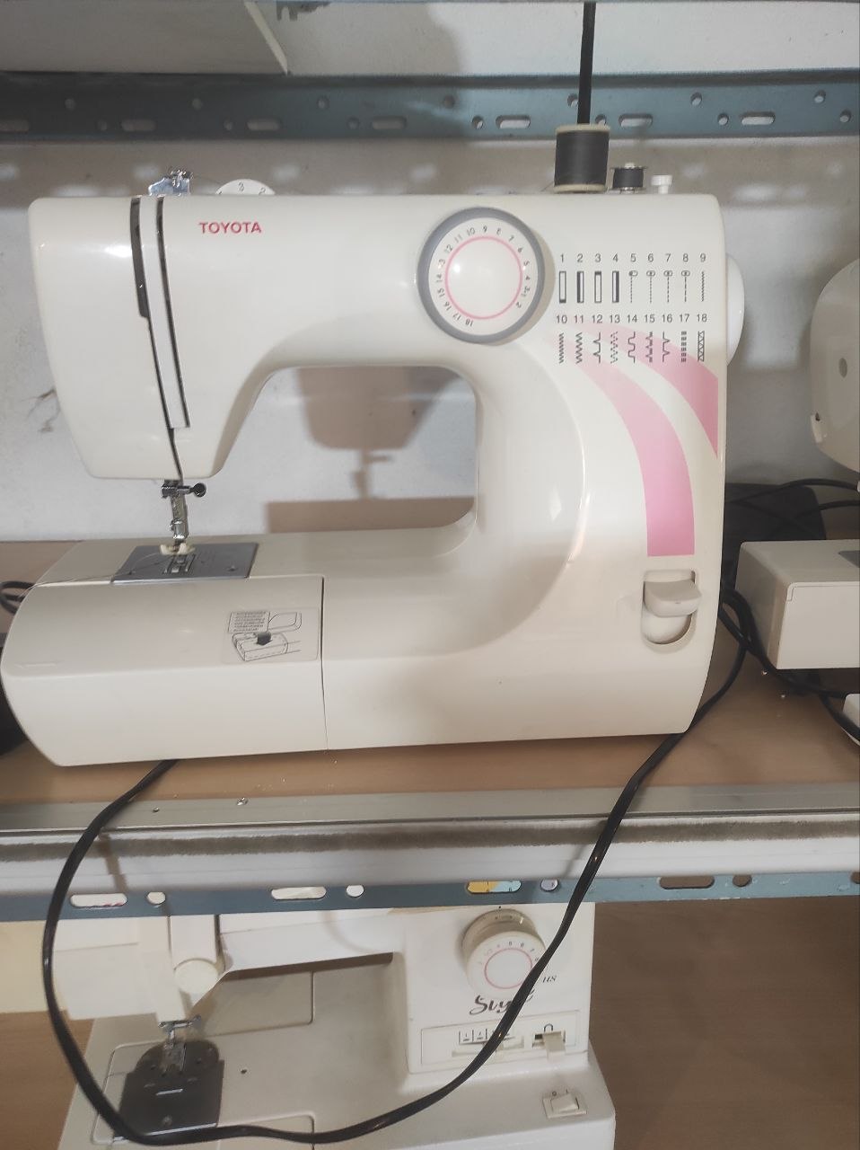 Швейная машина Toyota 2