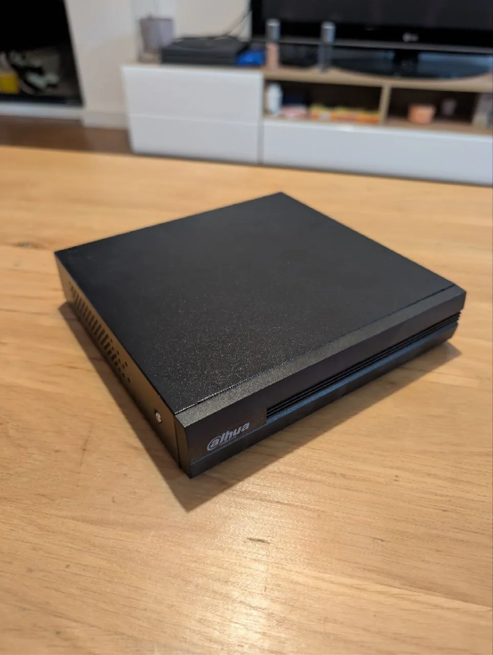 Видеорегистратор Dahua XVR1B08-I 8-канальный и SSD 256GB 4
