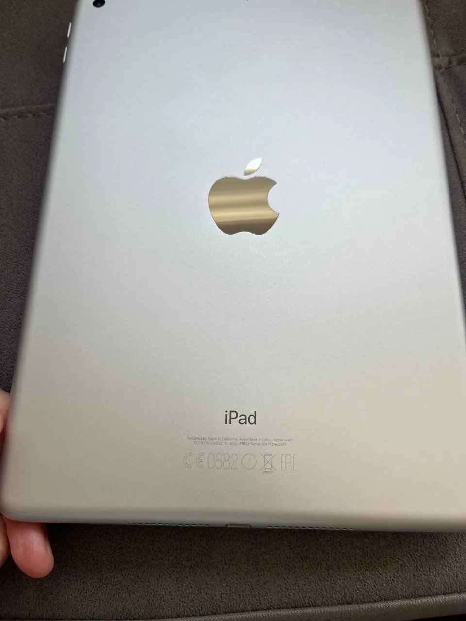 iPad 5 поколения 128GB WiFi идеальный 2