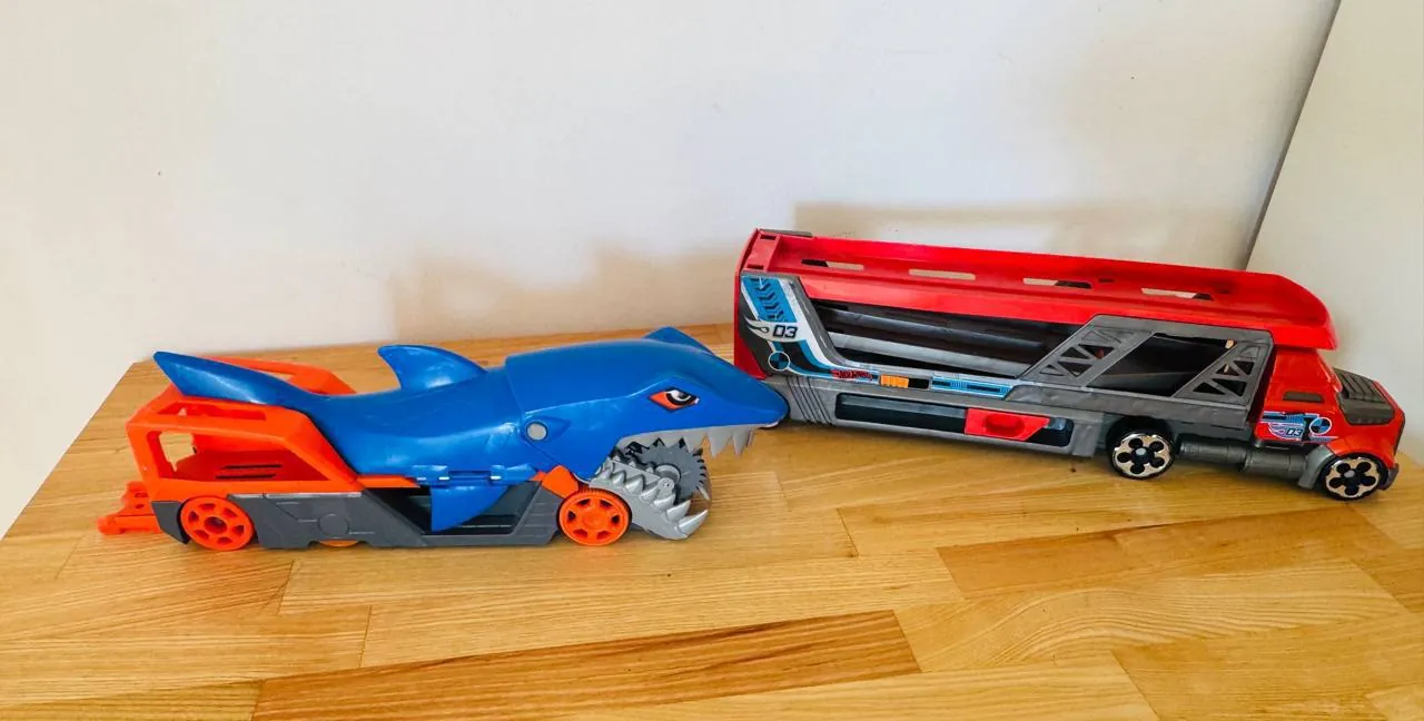 Hot Wheels автовоз трамплин машинки 1