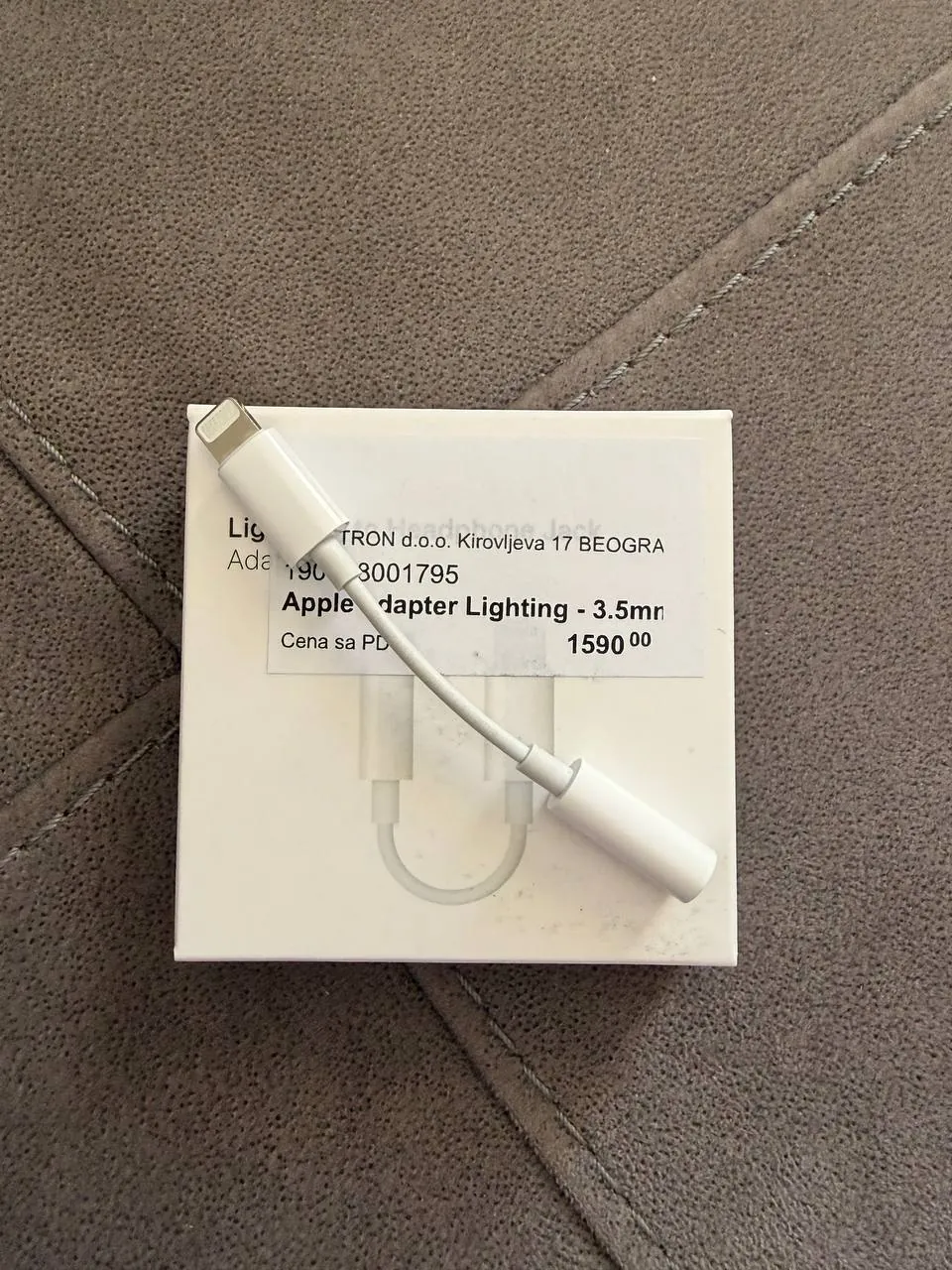 Переходник Apple Lightning на 3.5mm оригинал 1