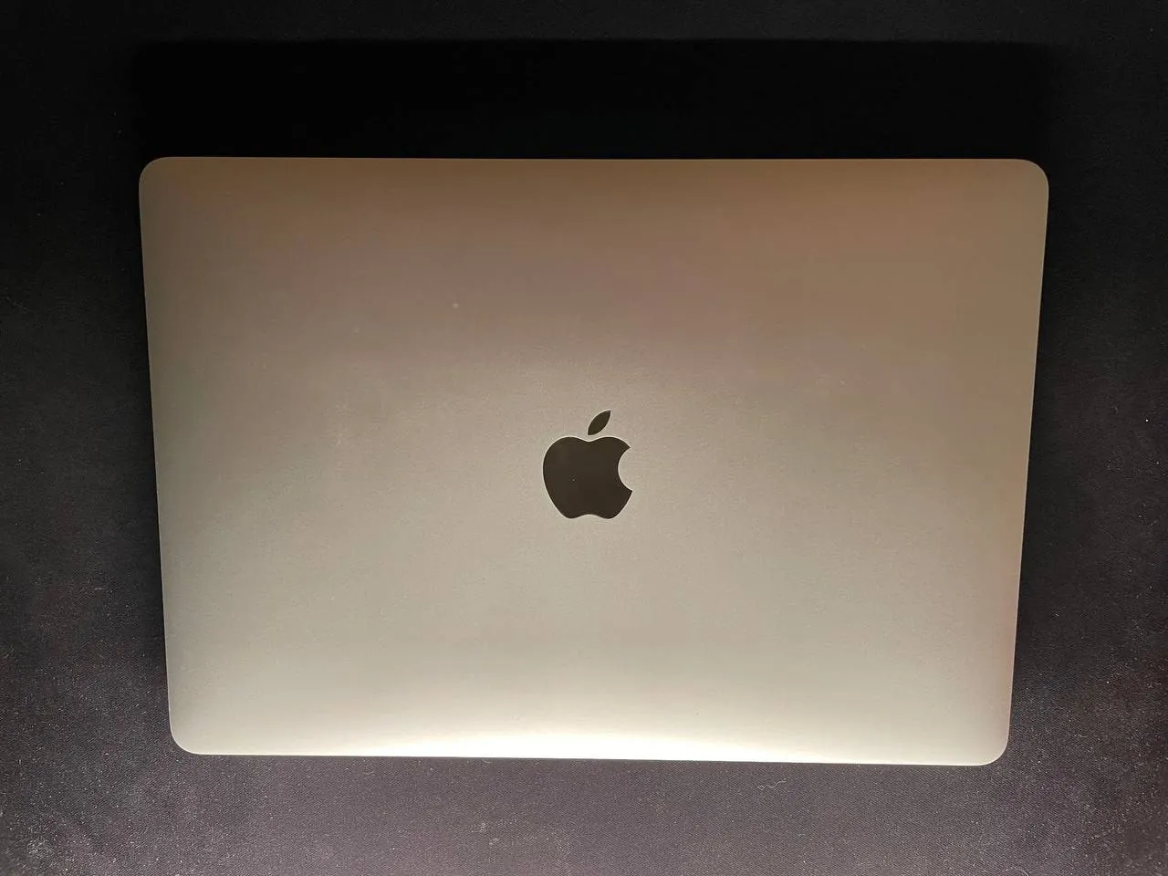 MacBook Air 2020 M1 400 EUR 1