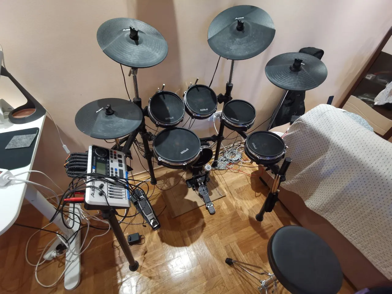 Электронные барабаны Alesis DM10 полный комплект 1