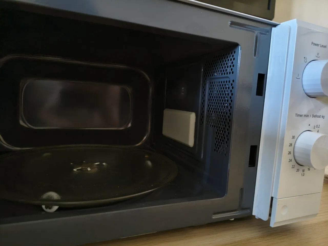Микроволновка MWH-M25 700W 20L Нови Београд 5