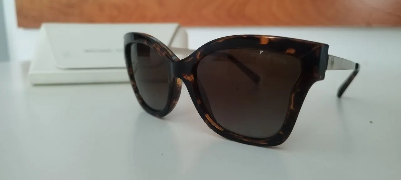 Очки солнцезащитные Michael Kors MK 2072 2