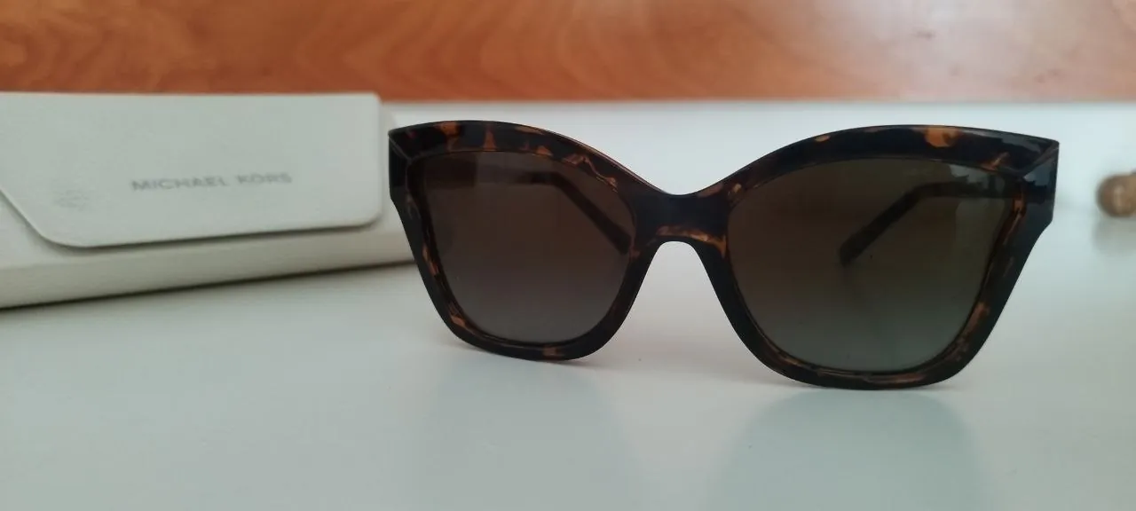 Очки солнцезащитные Michael Kors MK 2072 1