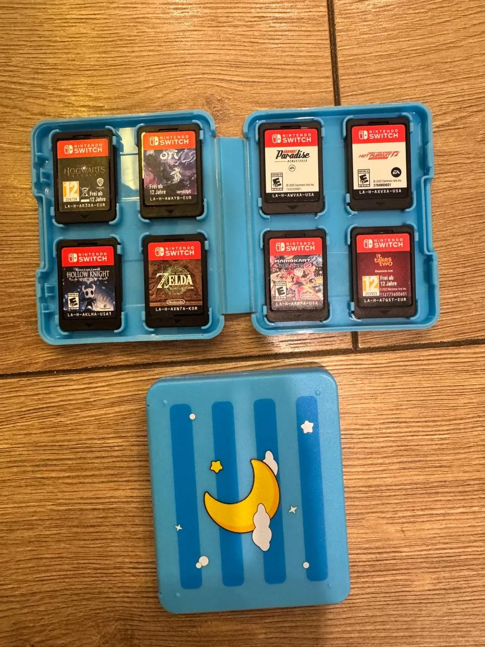 Nintendo Switch с кейсом и 8 играми 3