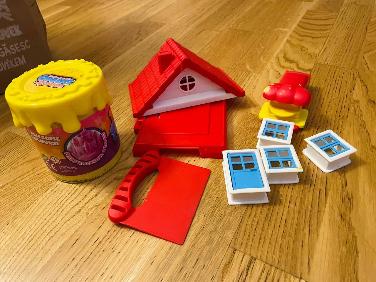 Детские игрушки PlayDoh песок пазлы книги 2