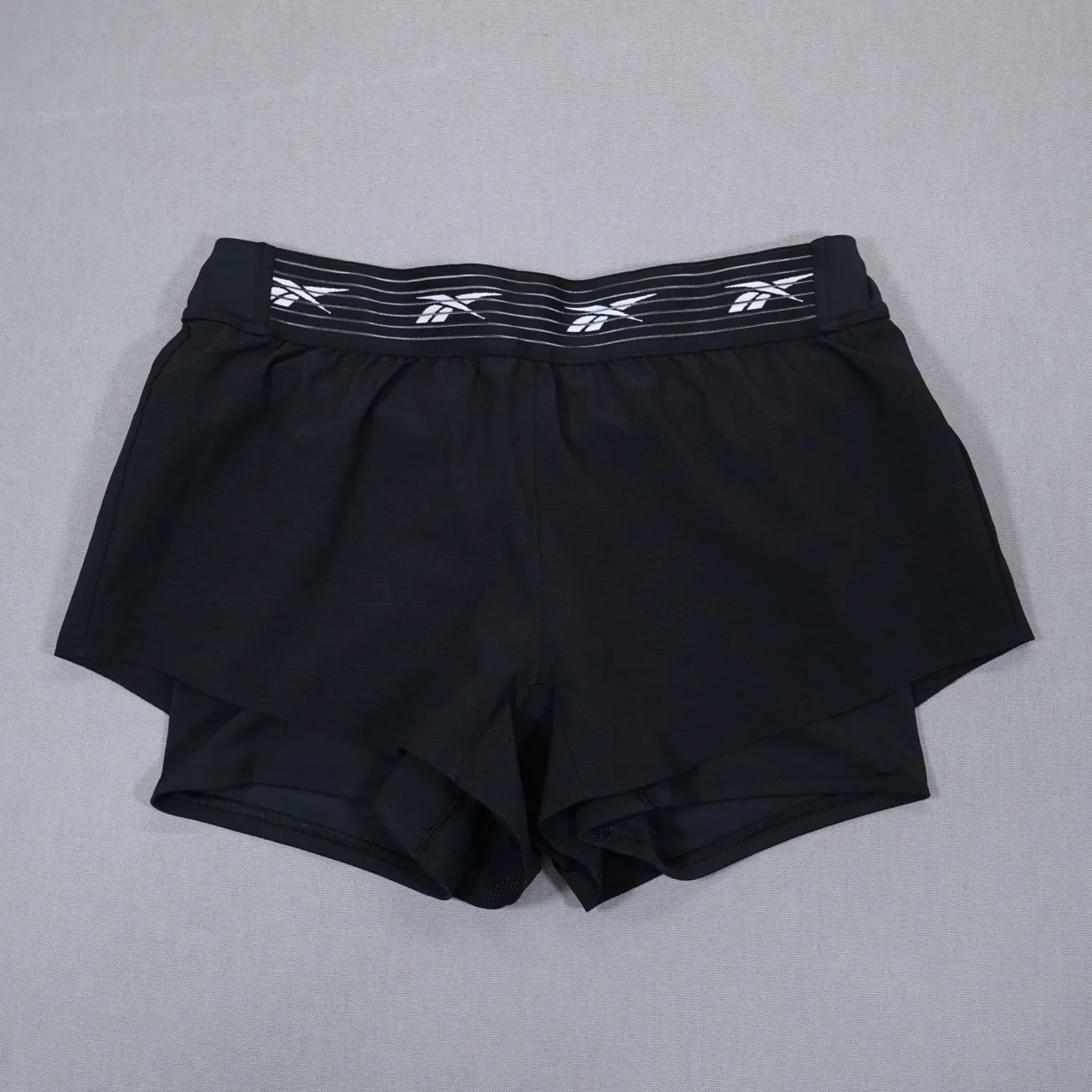 Кроссовки Reebok ASICS и спортивная одежда 5