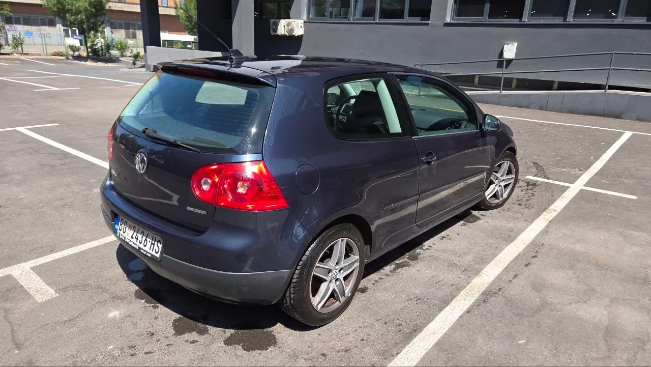Volkswagen Golf V 1.9 TDI 2008 6